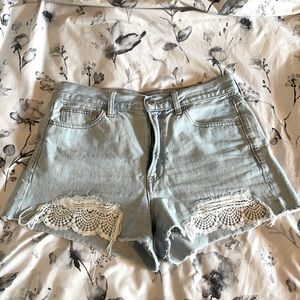 American Eagle High Rise Mom Shorts with Lace!